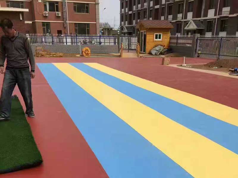 內蒙古呼和浩特市幼兒園室外91免费视频下载